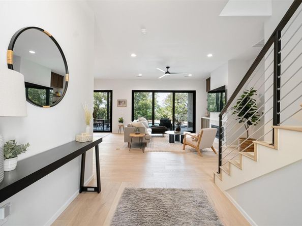 2212 Trailside DR, Austin TX 78704