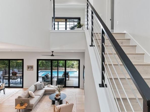 2212 Trailside DR, Austin TX 78704