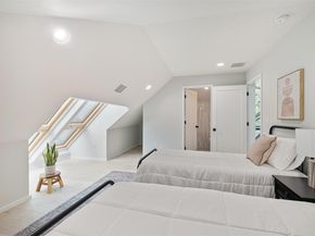 2212 Trailside DR, Austin TX 78704