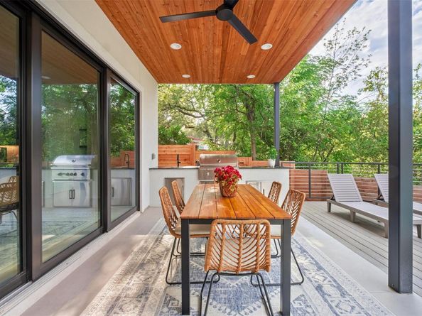 2212 Trailside DR, Austin TX 78704
