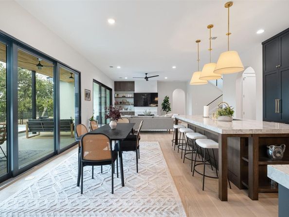 2212 Trailside DR, Austin TX 78704