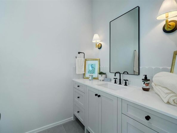 2212 Trailside DR, Austin TX 78704