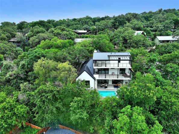 2212 Trailside DR, Austin TX 78704