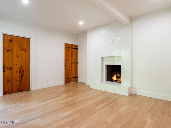 10 Tomahawk Lane, Greenwich CT 06830