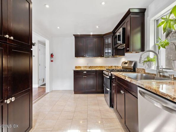 207 Sheephill Road, Riverside CT 06878