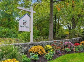 608 W Lyon Farm Drive 608, Greenwich CT 06831