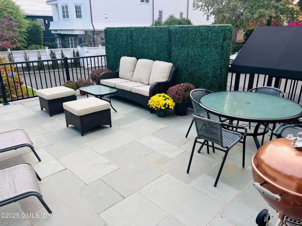 98 Lewis Street, Greenwich CT 06830