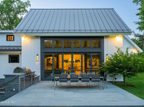 865 Hollow Tree Ridge Road, Darien CT 06820