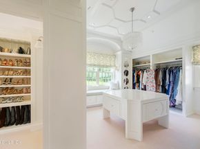 865 Hollow Tree Ridge Road, Darien CT 06820