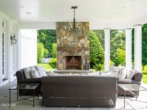 865 Hollow Tree Ridge Road, Darien CT 06820