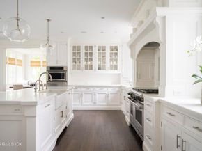 865 Hollow Tree Ridge Road, Darien CT 06820