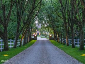 865 Hollow Tree Ridge Road, Darien CT 06820
