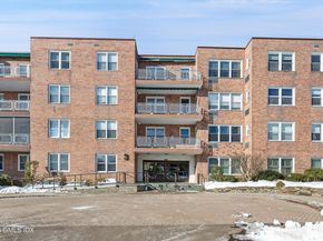 3 Putnam Hill 2C, Greenwich CT 06830