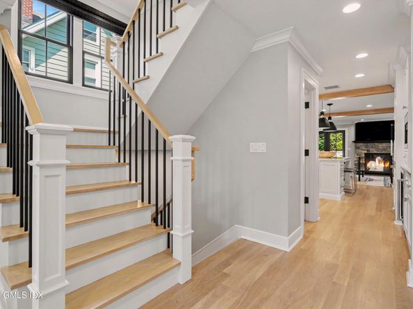29 Orchard Place, Greenwich CT 06830