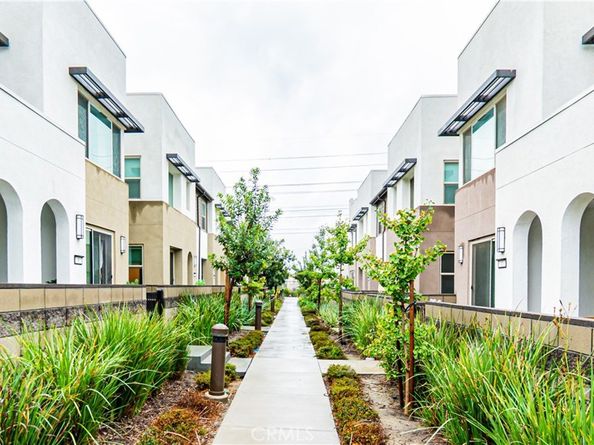 3590 E Peckham Paseo 2, Ontario CA 91761