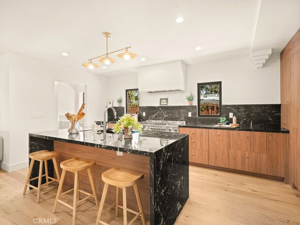 11911 Hartsook, Valley Village CA 91607