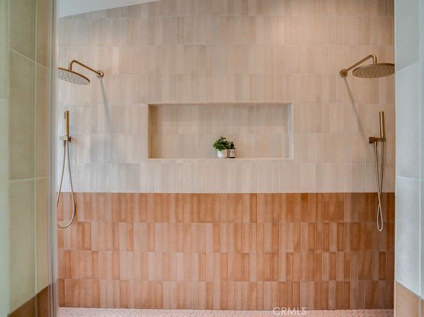 11911 Hartsook, Valley Village CA 91607