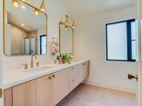 11911 Hartsook, Valley Village CA 91607