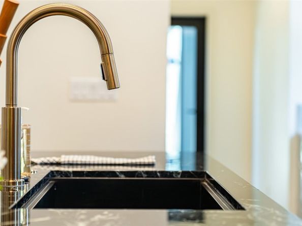 11911 Hartsook, Valley Village CA 91607