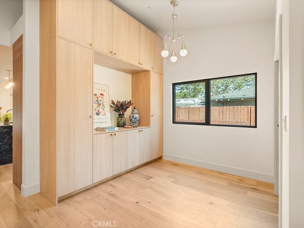 11911 Hartsook, Valley Village CA 91607