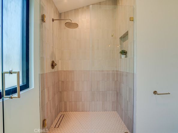 11911 Hartsook, Valley Village CA 91607