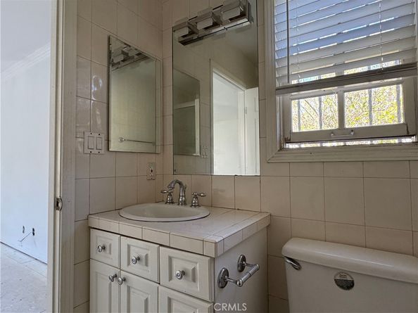 315 N Martel Avenue, Los Angeles CA 90036