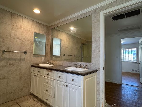 315 N Martel Avenue, Los Angeles CA 90036