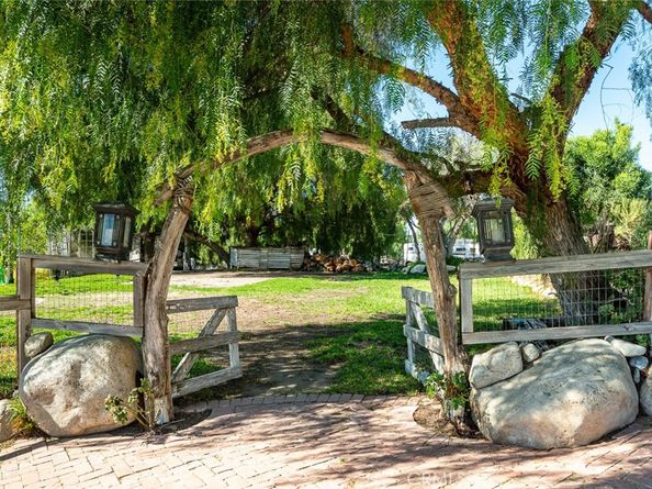 10161 Foothill Boulevard, Sylmar CA 91342