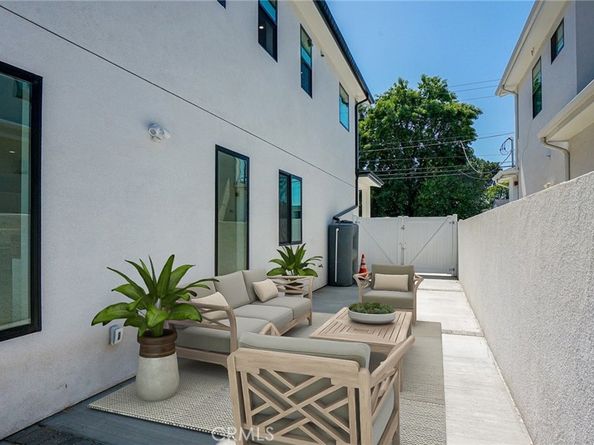 6250 Lindley Avenue, Encino CA 91316
