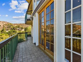 9658 Wheatland Avenue, Sunland CA 91040