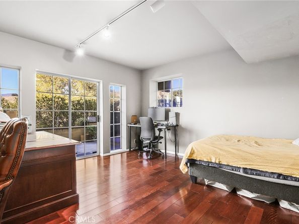 9658 Wheatland Avenue, Sunland CA 91040