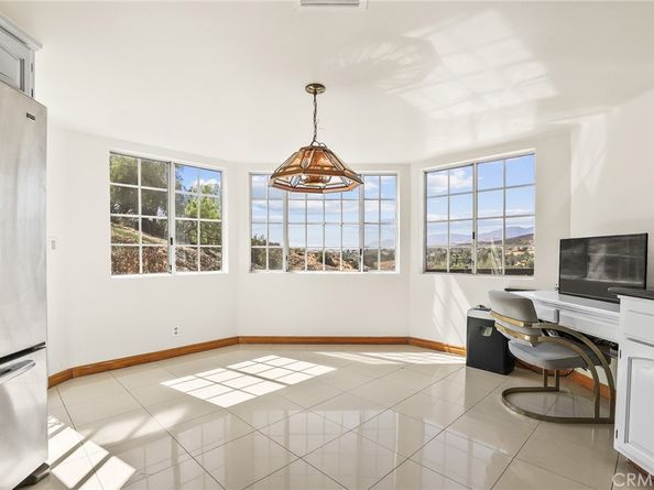 9658 Wheatland Avenue, Sunland CA 91040