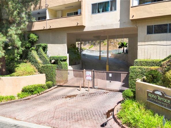 1935 Alpha Road 112, Glendale CA 91208