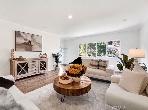 1935 Alpha Road 112, Glendale CA 91208