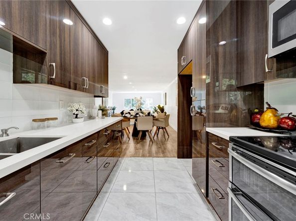 1935 Alpha Road 112, Glendale CA 91208