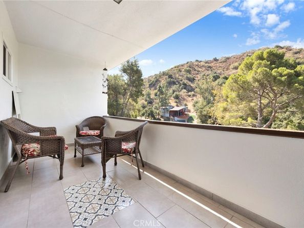 1935 Alpha Road 112, Glendale CA 91208