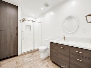 1935 Alpha Road 112, Glendale CA 91208