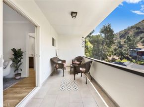 1935 Alpha Road 112, Glendale CA 91208