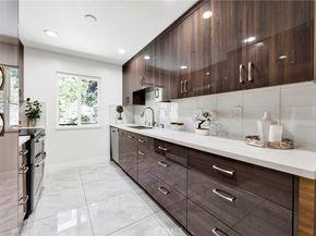1935 Alpha Road 112, Glendale CA 91208