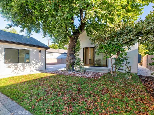 2115 W Clark Avenue, Burbank CA 91506