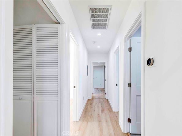 2115 W Clark Avenue, Burbank CA 91506