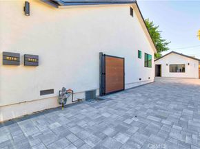2115 W Clark Avenue, Burbank CA 91506