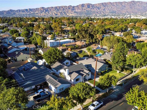 2115 W Clark Avenue, Burbank CA 91506
