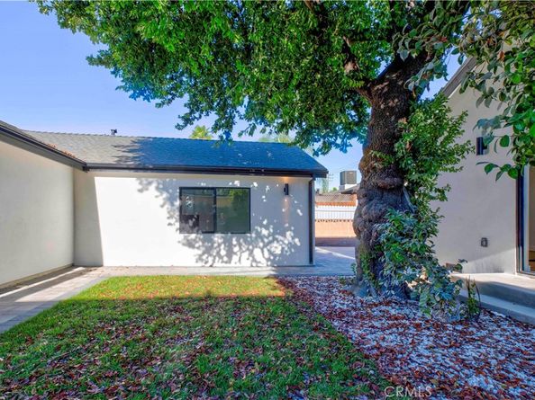 2115 W Clark Avenue, Burbank CA 91506