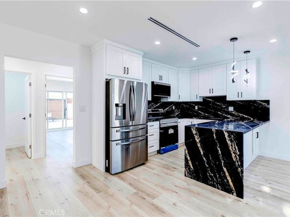 2115 W Clark Avenue, Burbank CA 91506