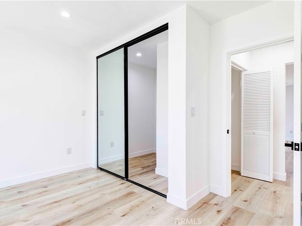 2115 W Clark Avenue, Burbank CA 91506