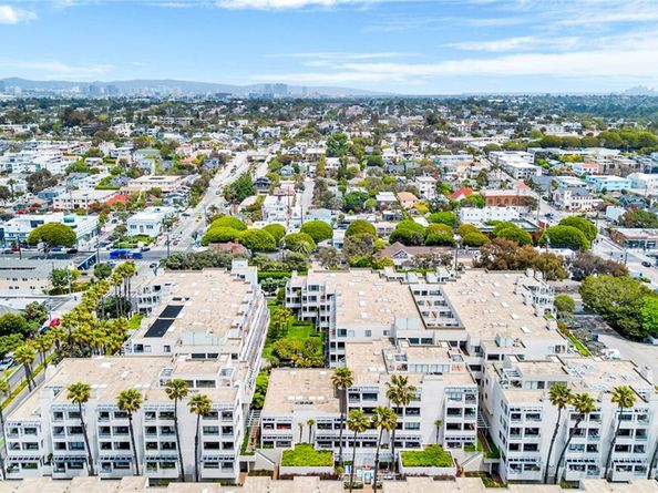 150 Ocean Park 520, Santa Monica CA 90405