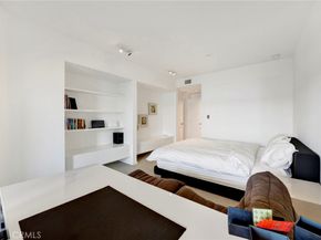 150 Ocean Park 520, Santa Monica CA 90405