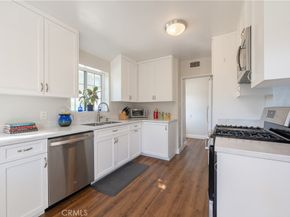 15815 Bassett Street, Lake Balboa CA 91406