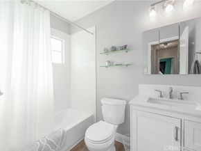15815 Bassett Street, Lake Balboa CA 91406